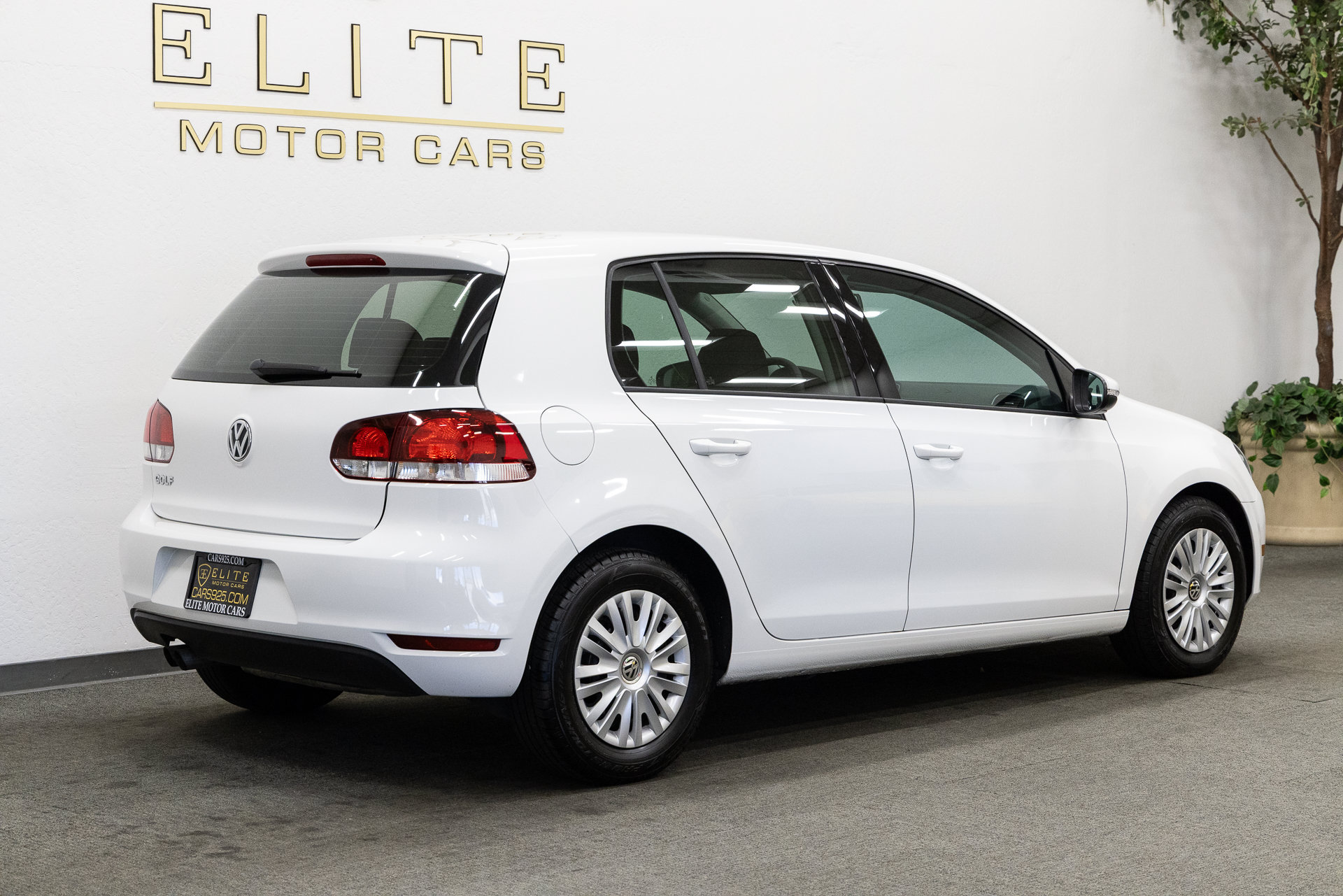 Used 2013 Volkswagen Golf 4-Door FWD image 16
