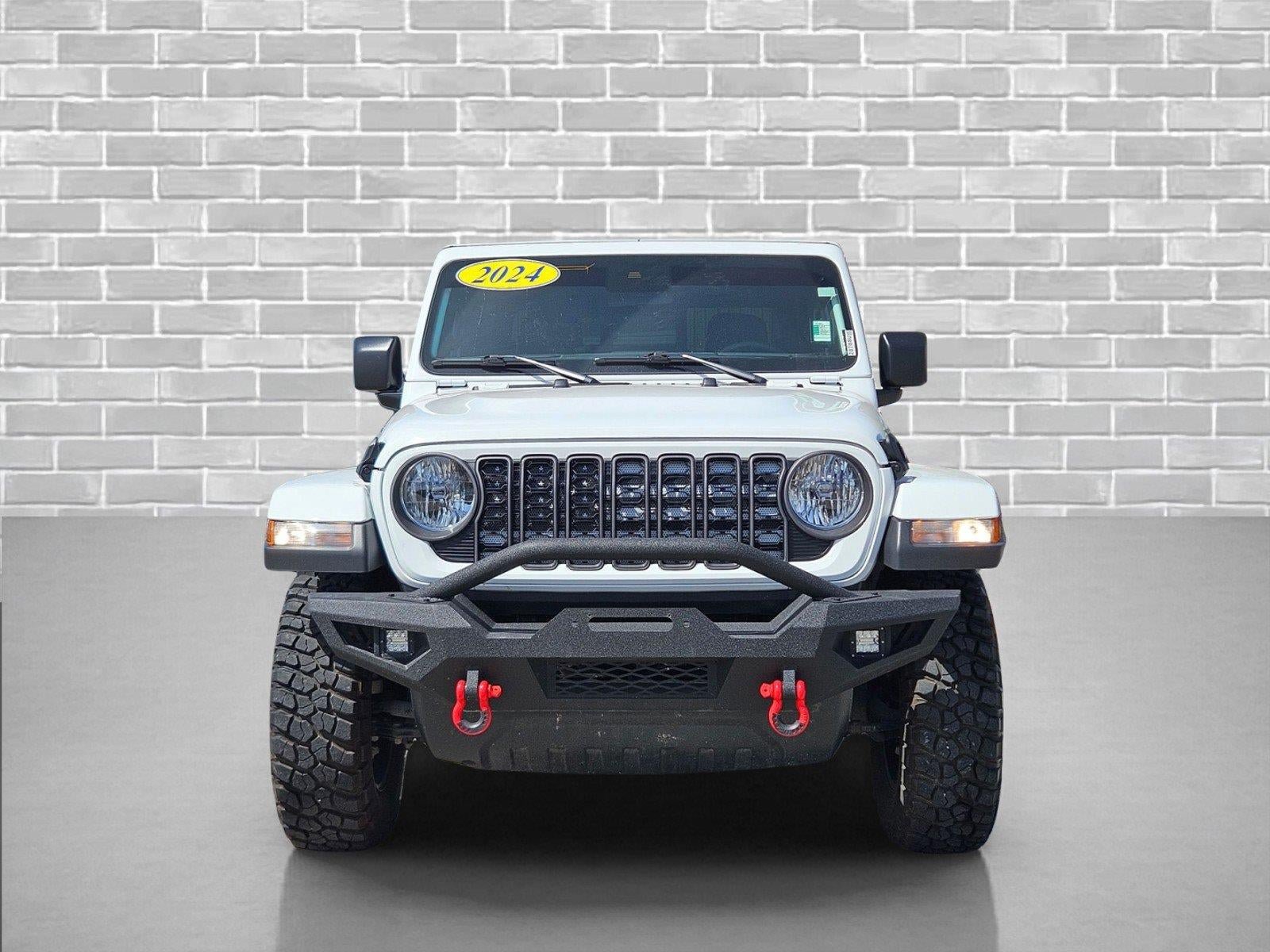 Used 2024 Jeep Gladiator Sport AWD/4WD image 2