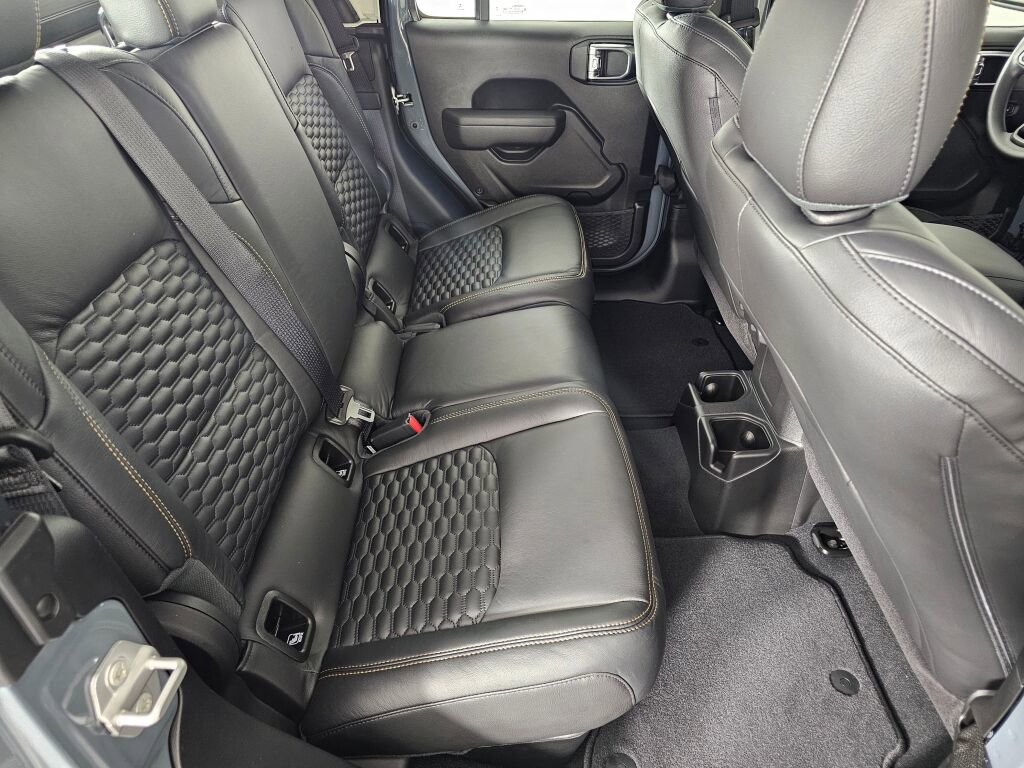 New 2025 Jeep Gladiator Sport image 26