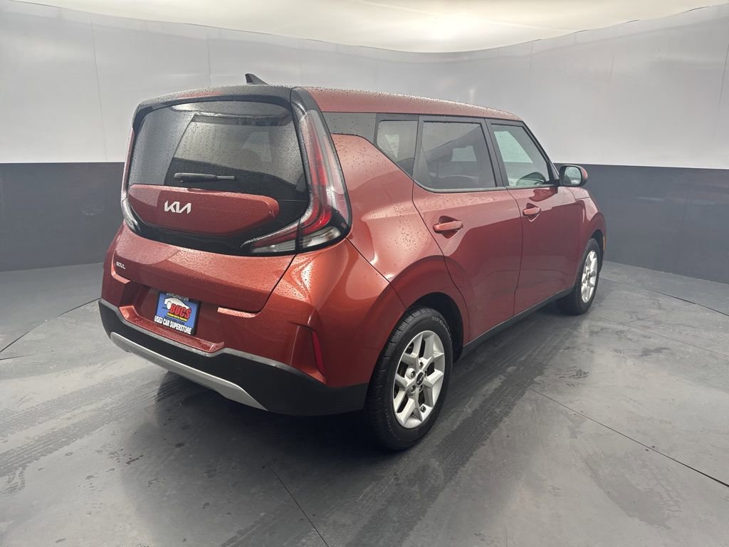 Used 2023 Kia Soul LX w/ LX Technology Package FWD image 5