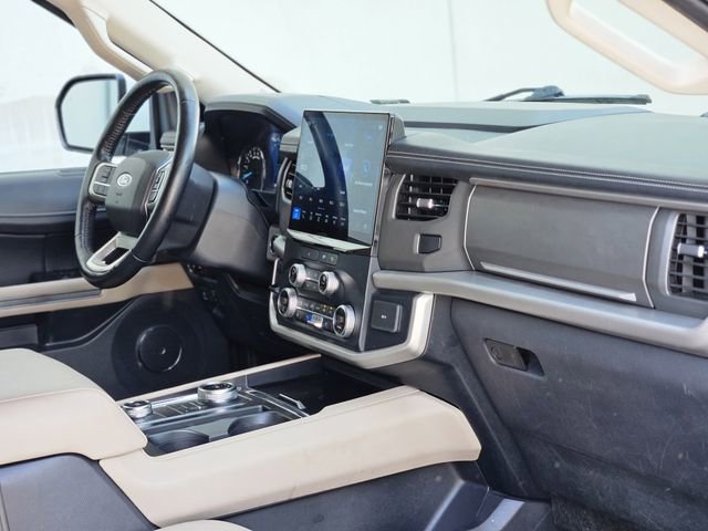 Used 2023 Ford Expedition Max XLT image 13