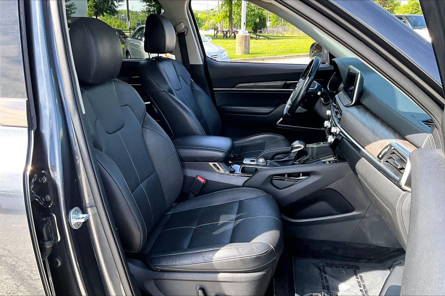 Used 2021 Kia Telluride EX w/ EX Premium Package AWD/4WD image 16