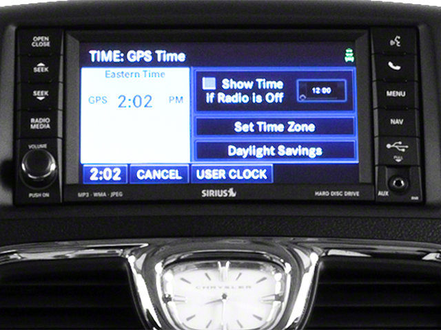 Used 2013 Chrysler Town & Country Touring-L w/ Driver Convenience Group image 16