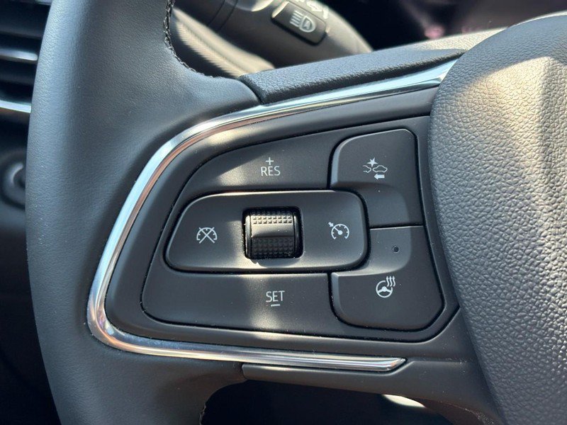 Certified 2025 Buick Envista Avenir FWD image 18