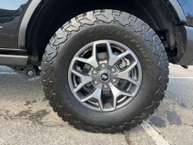 Used 2025 Ford Bronco Badlands image 16