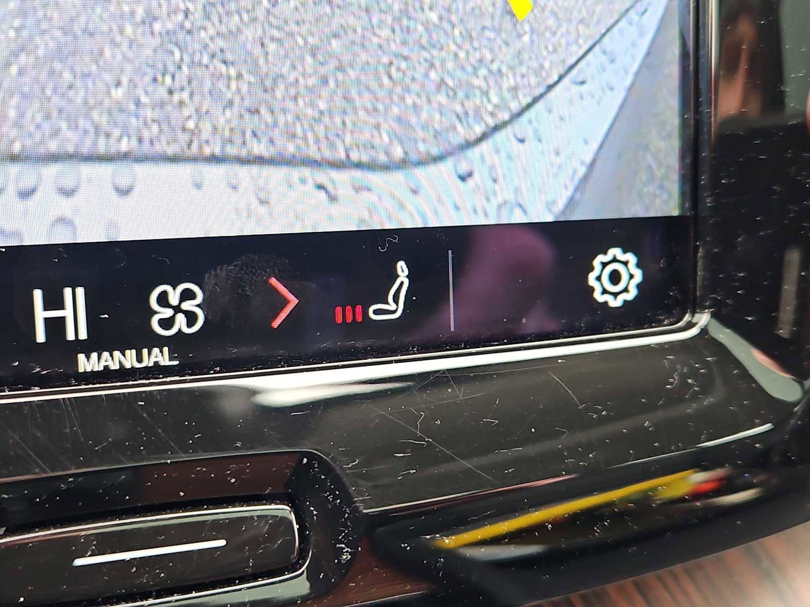 Used 2023 Volvo XC60 B5 Plus w/ Climate Package image 21