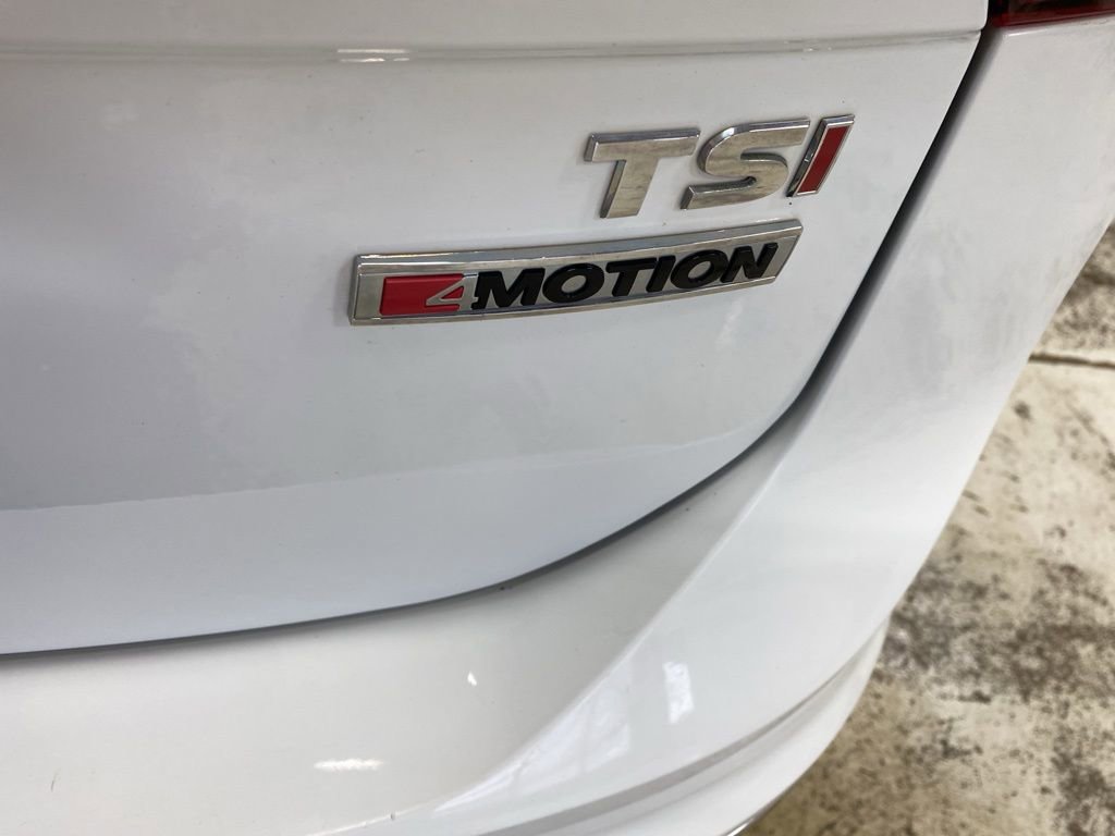 Used 2018 Volkswagen Tiguan SEL w/ 3rd Row Seat Package image 13