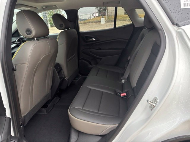 New 2026 Chevrolet Trax ACTIV w/ Sunroof Package FWD image 12