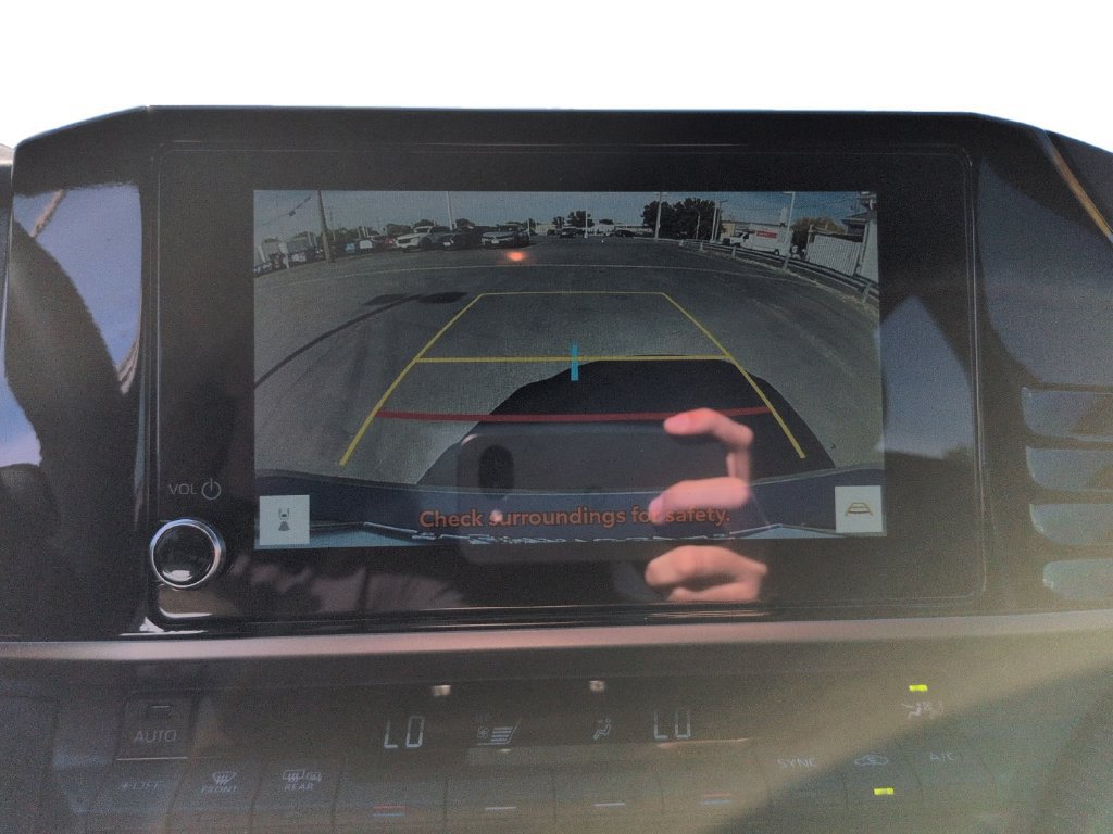 Used 2025 Toyota Camry SE FWD image 15