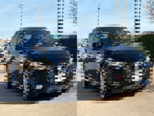 Used 2023 Nissan Sentra SR image 2