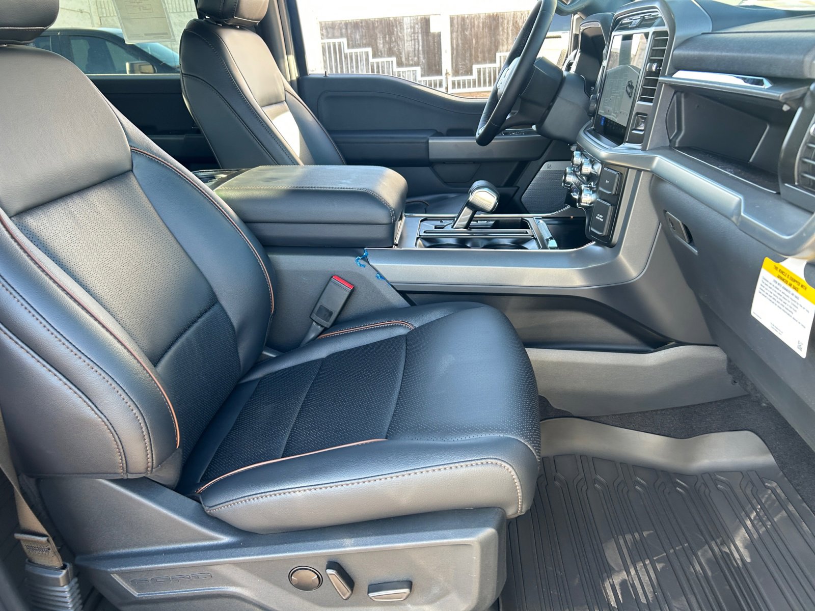 New 2025 Ford F150 Lariat w/ Equipment Group 501A Mid image 19