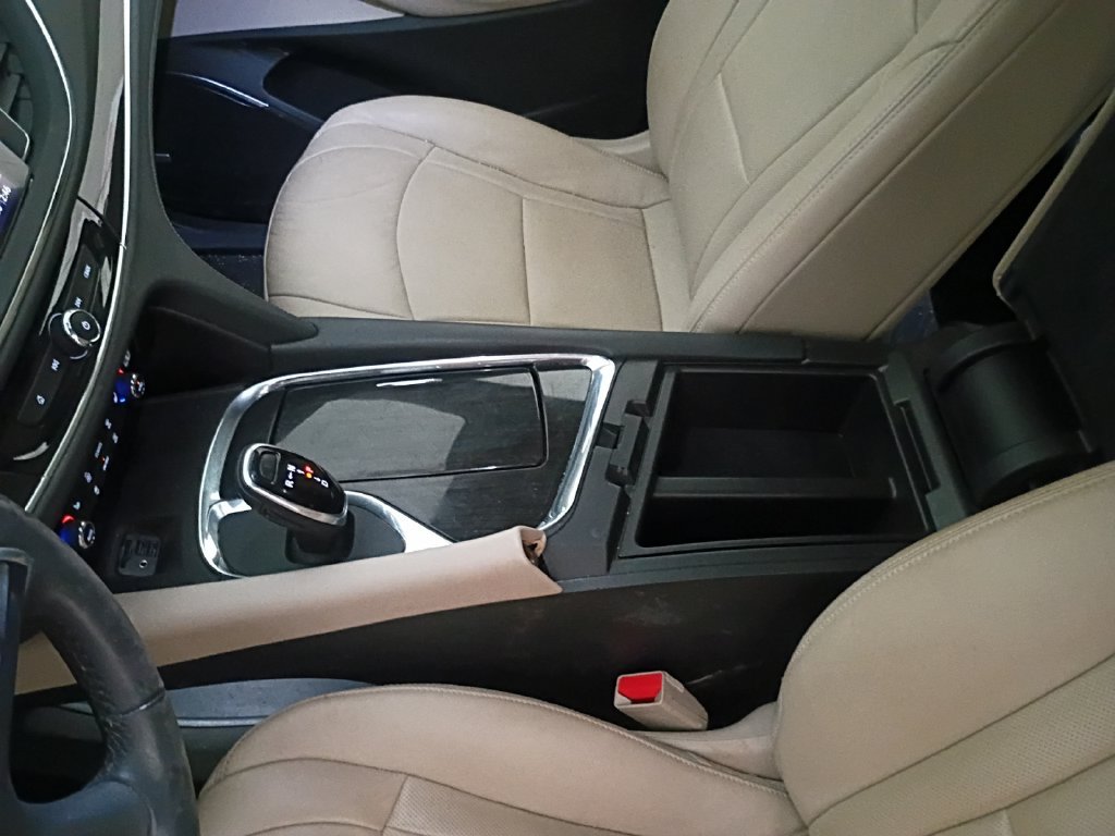 Used 2020 Buick Enclave Essence w/ LPO, Luxury Package FWD image 16