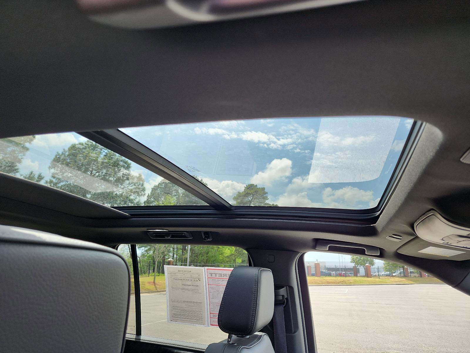 Used 2024 GMC Yukon Denali image 9