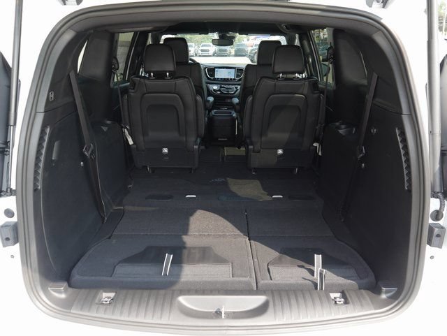 New 2026 Chrysler Pacifica Select AWD/4WD image 11