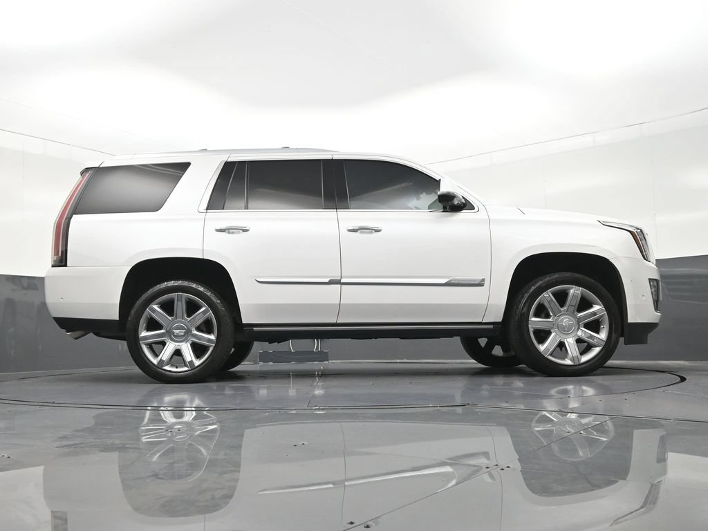 Used 2019 Cadillac Escalade Premium Luxury RWD image 29