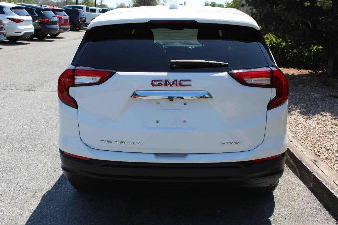 Used 2024 GMC Terrain SLE AWD/4WD image 7