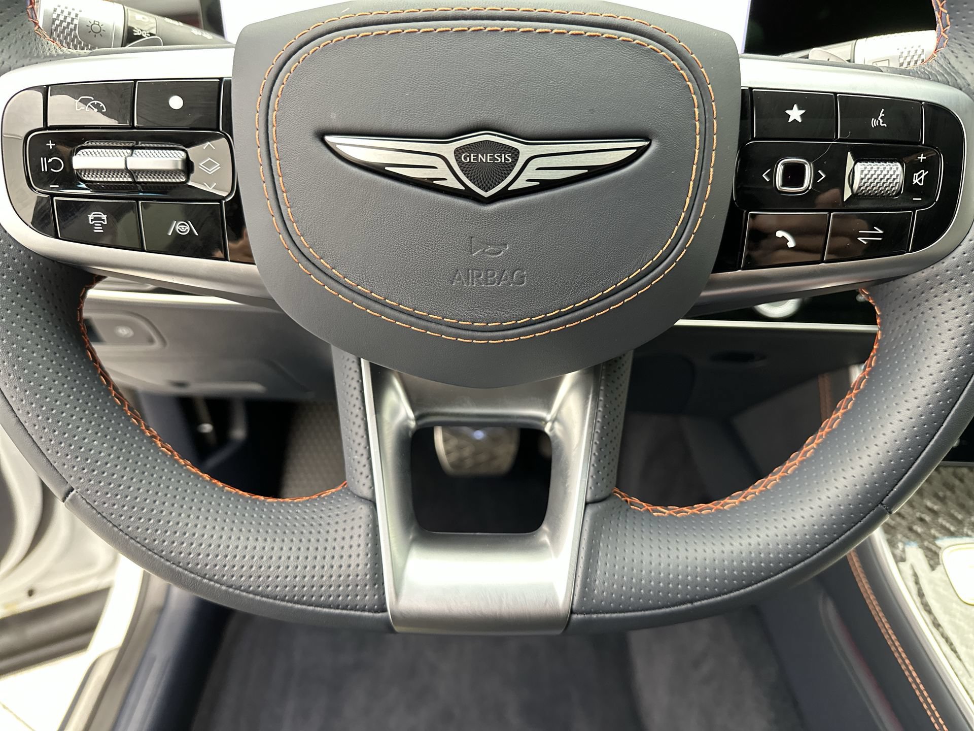 Certified 2026 Genesis GV70 3.5T Sport Prestige AWD/4WD image 14
