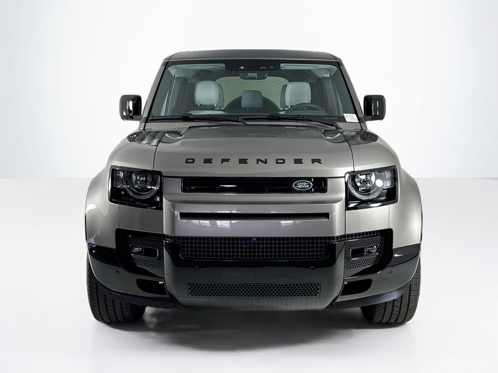 Used 2025 Land Rover Defender 110 X-Dynamic SE AWD/4WD image 8