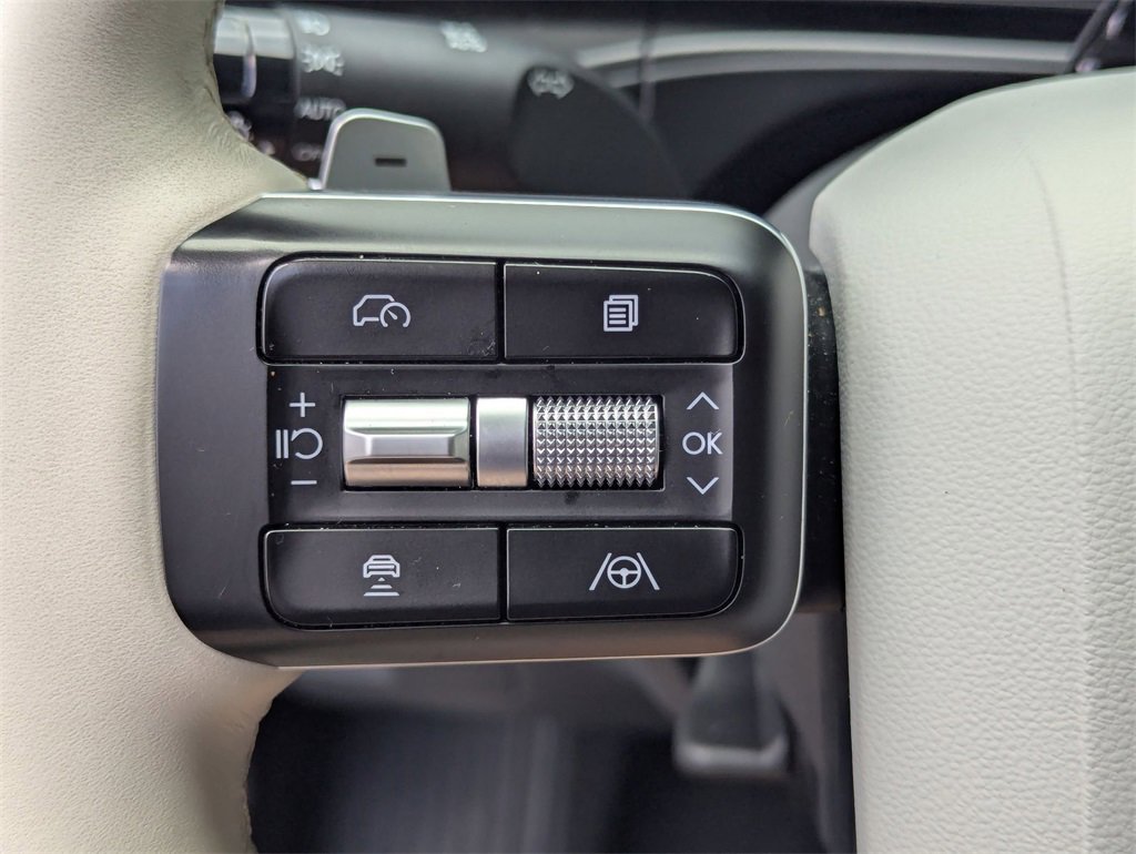 Used 2025 Hyundai Santa Fe SEL image 17