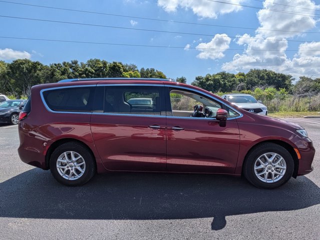 Used 2021 Chrysler Pacifica Touring-L w/ Premium & Safety Sphere Group FWD image 4