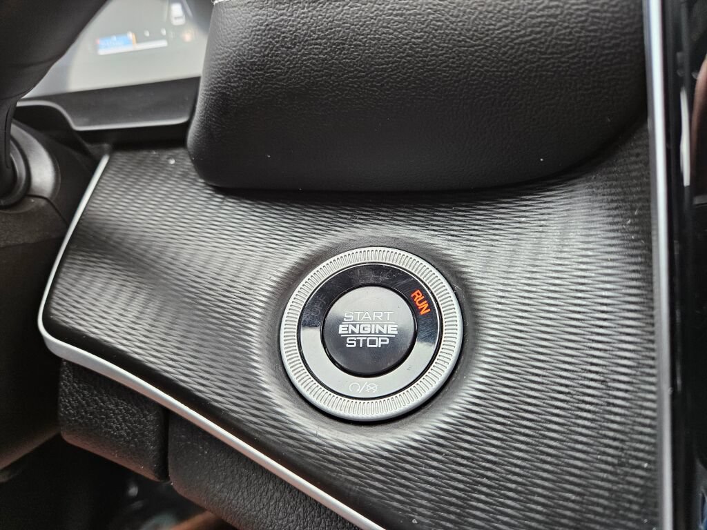 Used 2025 Jeep Grand Cherokee Altitude AWD/4WD image 27