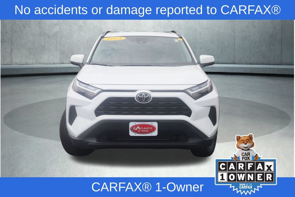 Used 2025 Toyota RAV4 XLE AWD/4WD image 2