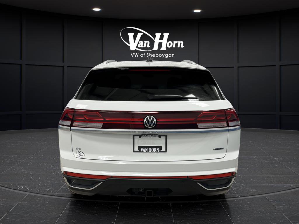 Certified 2025 Volkswagen Atlas Cross Sport SE w/ Panoramic Sunroof Package image 13