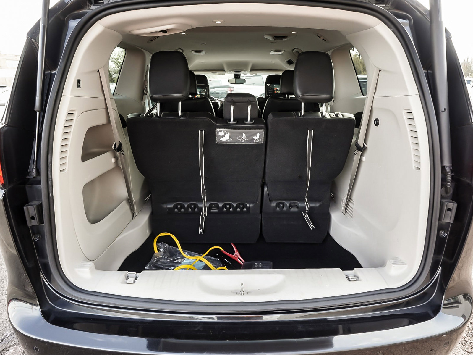Used 2017 Chrysler Pacifica Touring-L Plus FWD image 50