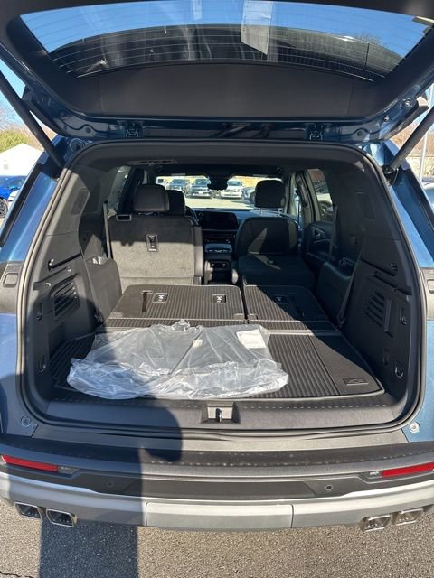 New 2026 Chevrolet Traverse LT w/ Driver Confidence Package AWD/4WD image 22