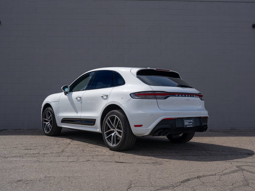 Certified 2025 Porsche Macan AWD/4WD image 3