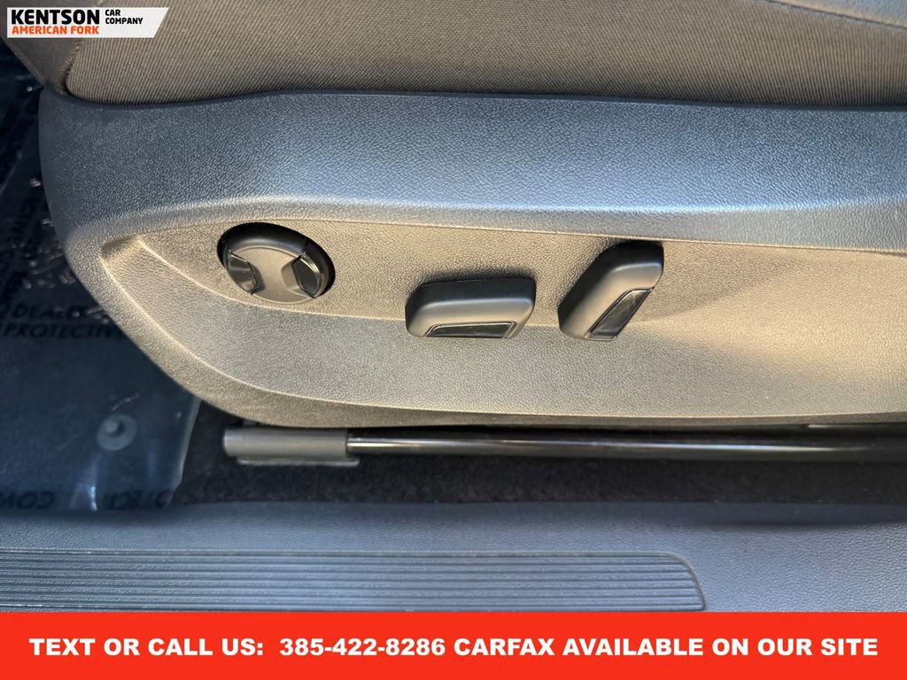 Used 2024 Volkswagen Tiguan SE image 31