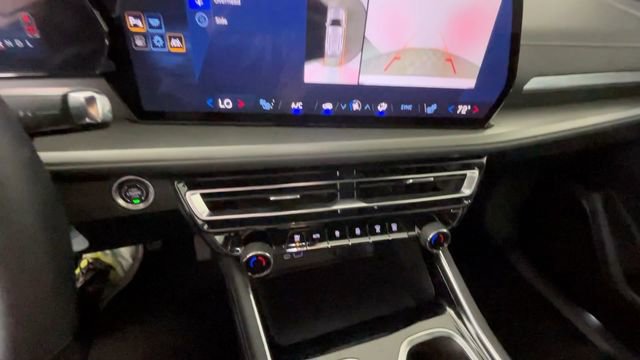 Used 2024 Chevrolet Traverse LS FWD image 28