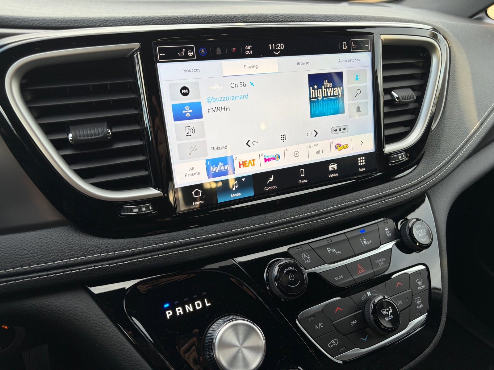 New 2026 Chrysler Pacifica Select AWD/4WD image 24