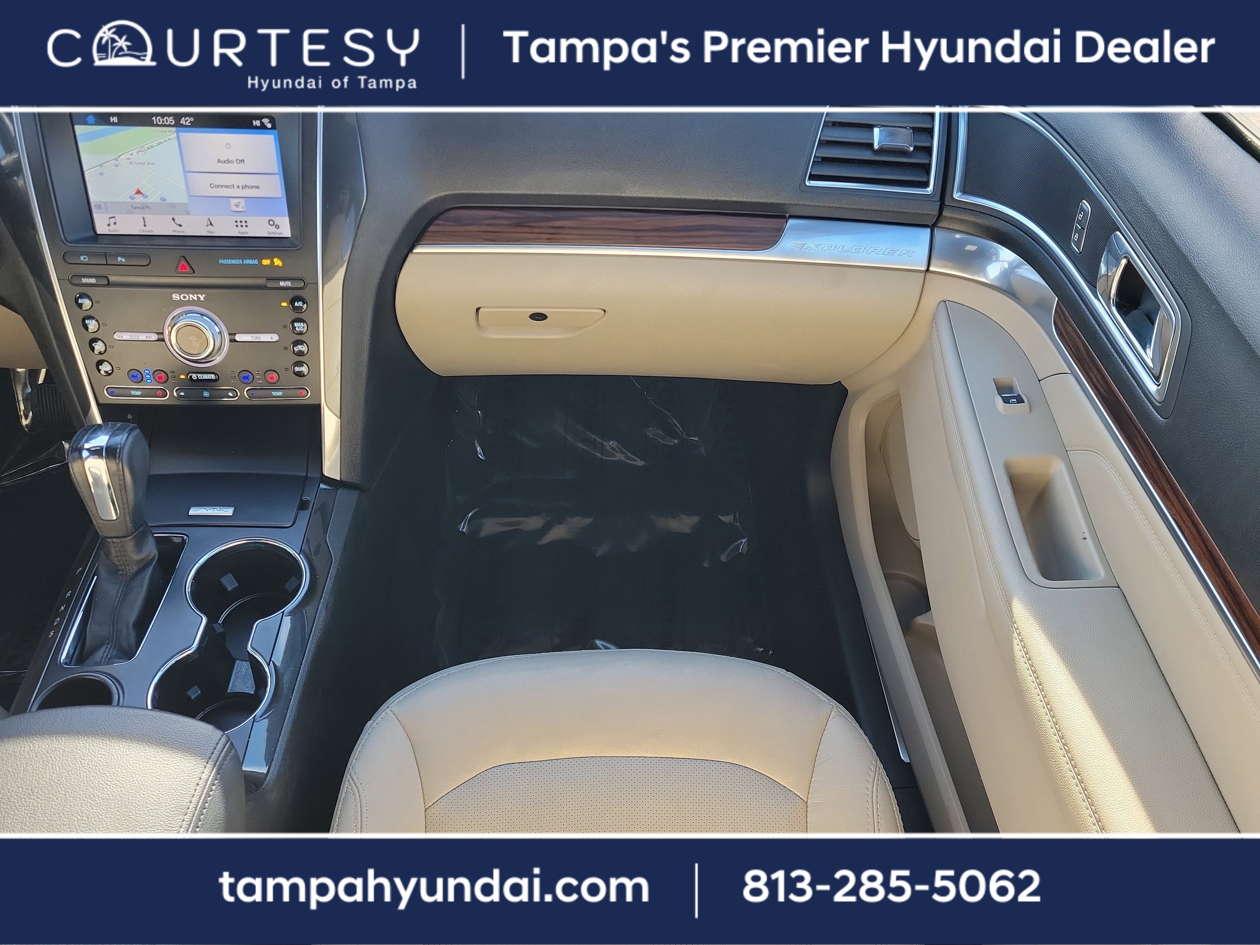 Used 2019 Ford Explorer Limited w/ Class III Trailer Tow Package image 18