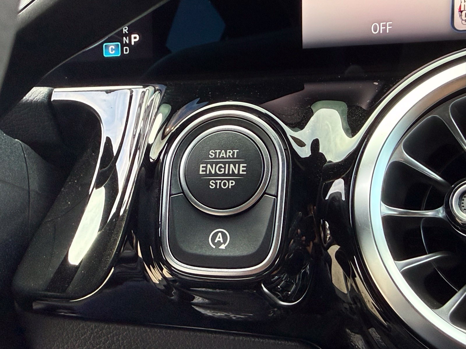 Used 2025 Mercedes-Benz GLA 250 image 33