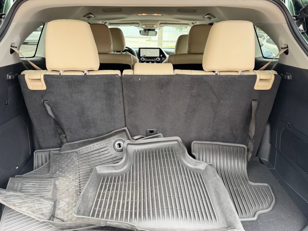 Used 2023 Toyota Highlander Limited FWD image 7