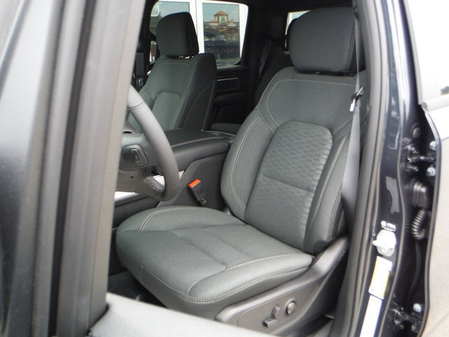 New 2027 RAM 1500 4x4 Crew Cab image 4