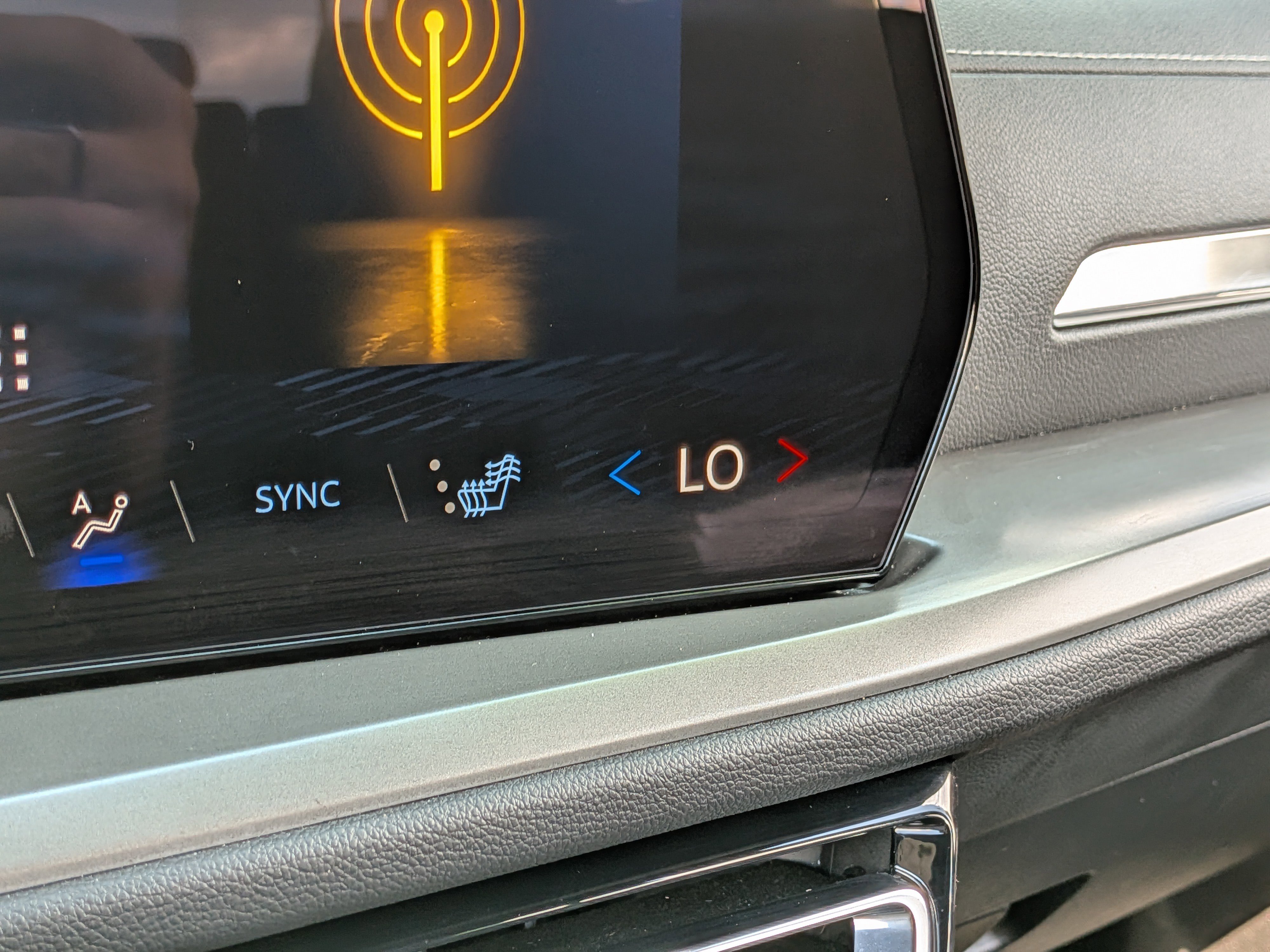 Used 2024 Chevrolet Traverse LS w/ Midnight/Sport Edition FWD image 29