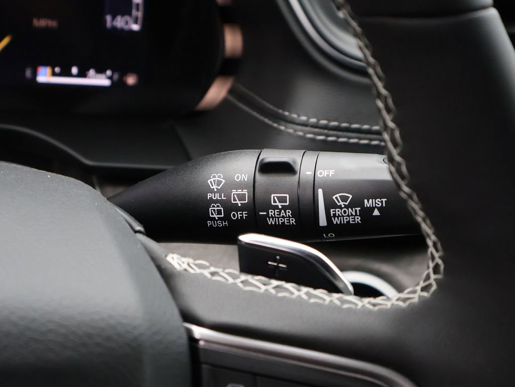 Used 2025 Jeep Grand Cherokee Limited AWD/4WD image 38