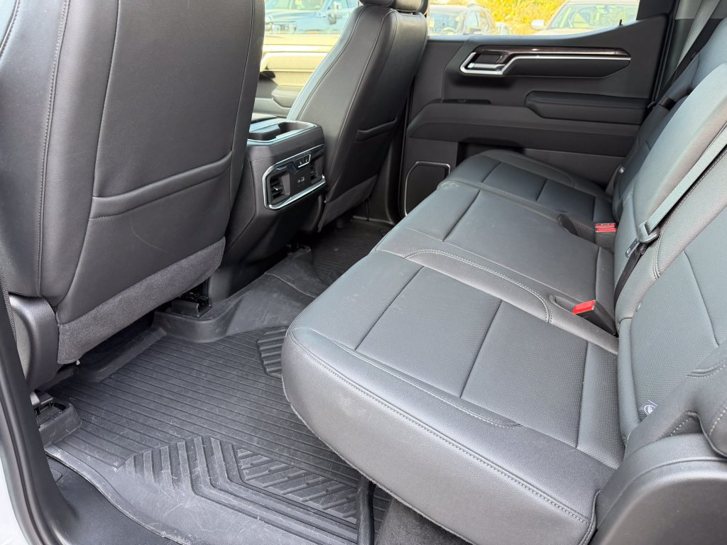 Used 2025 Chevrolet Silverado 1500 LTZ AWD/4WD image 20