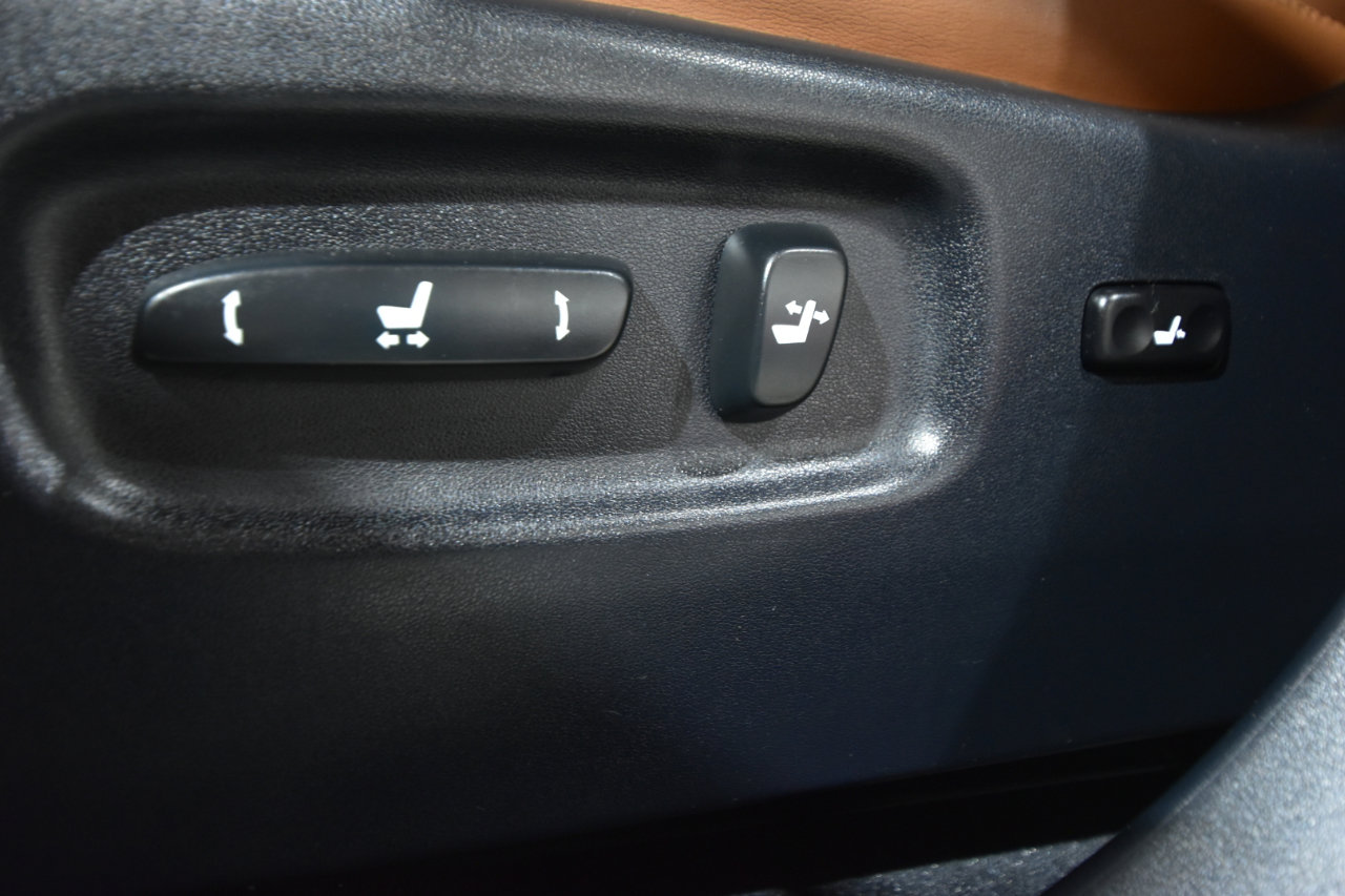 Used 2013 Lexus RX 450h AWD image 14