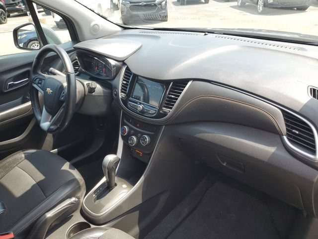 Used 2018 Chevrolet Trax LT w/ LT Convenience Package FWD image 26
