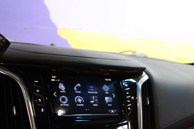 Used 2018 Cadillac Escalade Premium Luxury AWD/4WD image 18