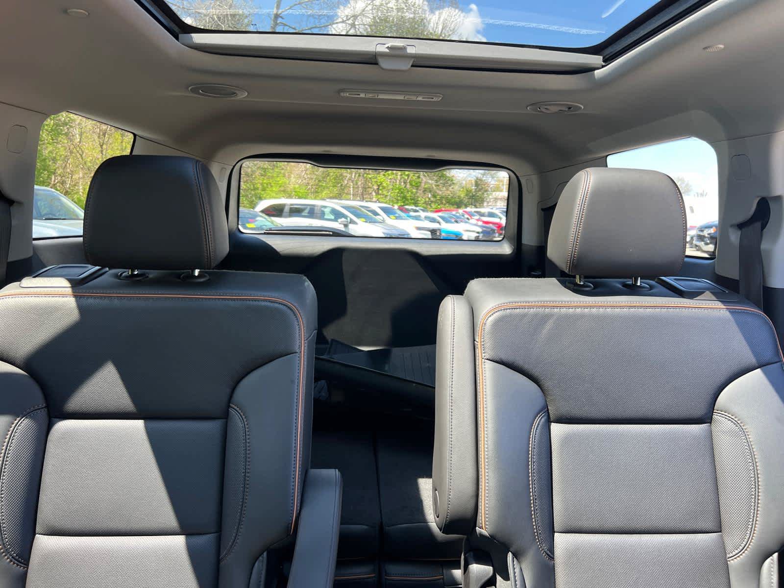 Used 2022 GMC Acadia AT4 w/ Technology Package AWD/4WD image 28