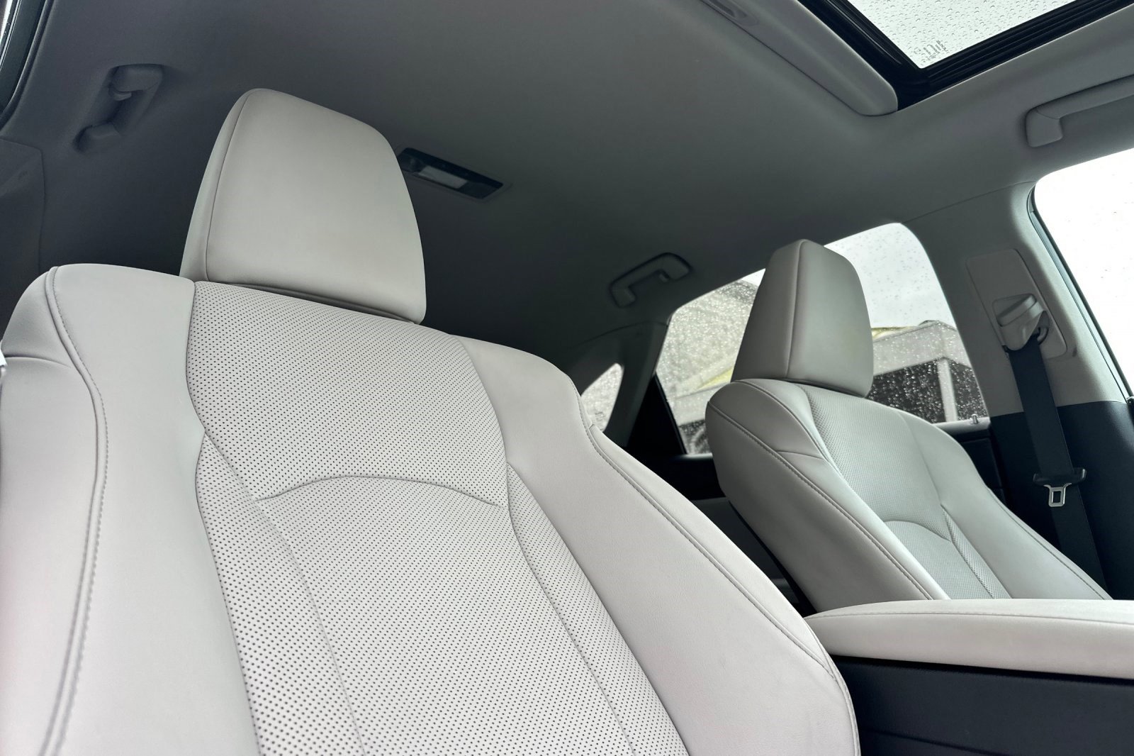 Certified 2022 Lexus RX 450h AWD w/ Premium Package image 20