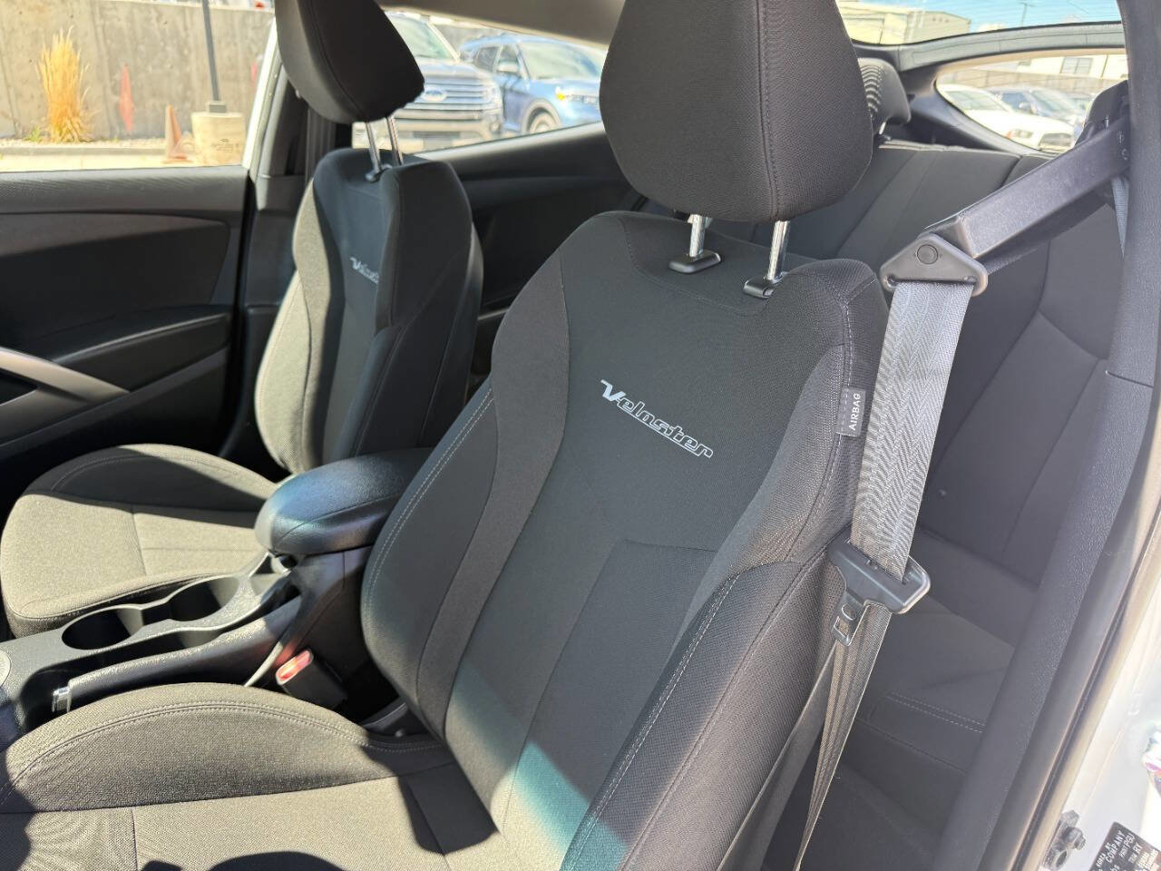 Used 2016 Hyundai Veloster image 16