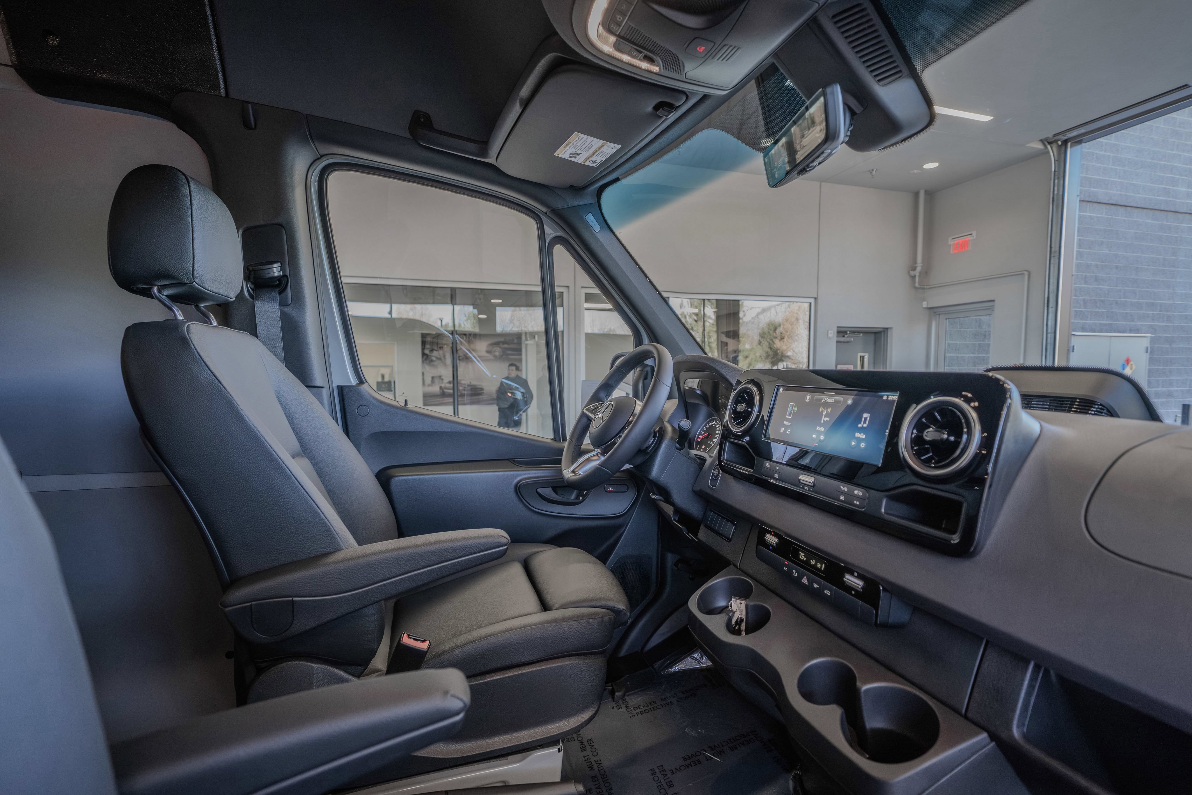 Used 2025 Mercedes-Benz Sprinter 2500 image 21