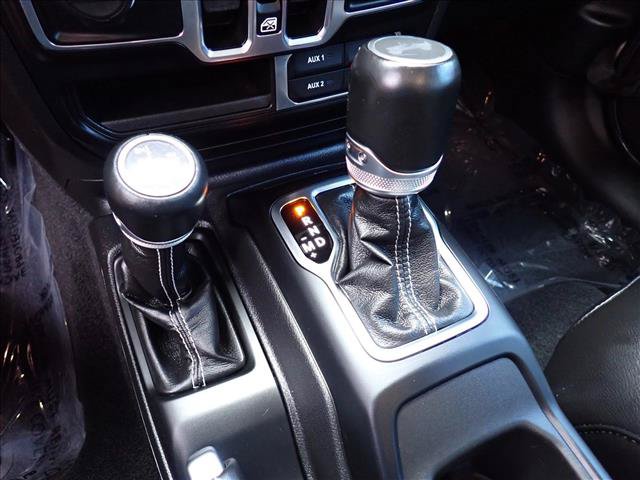 Used 2023 Jeep Wrangler Unlimited Sahara w/ Cold Weather Group AWD/4WD image 16