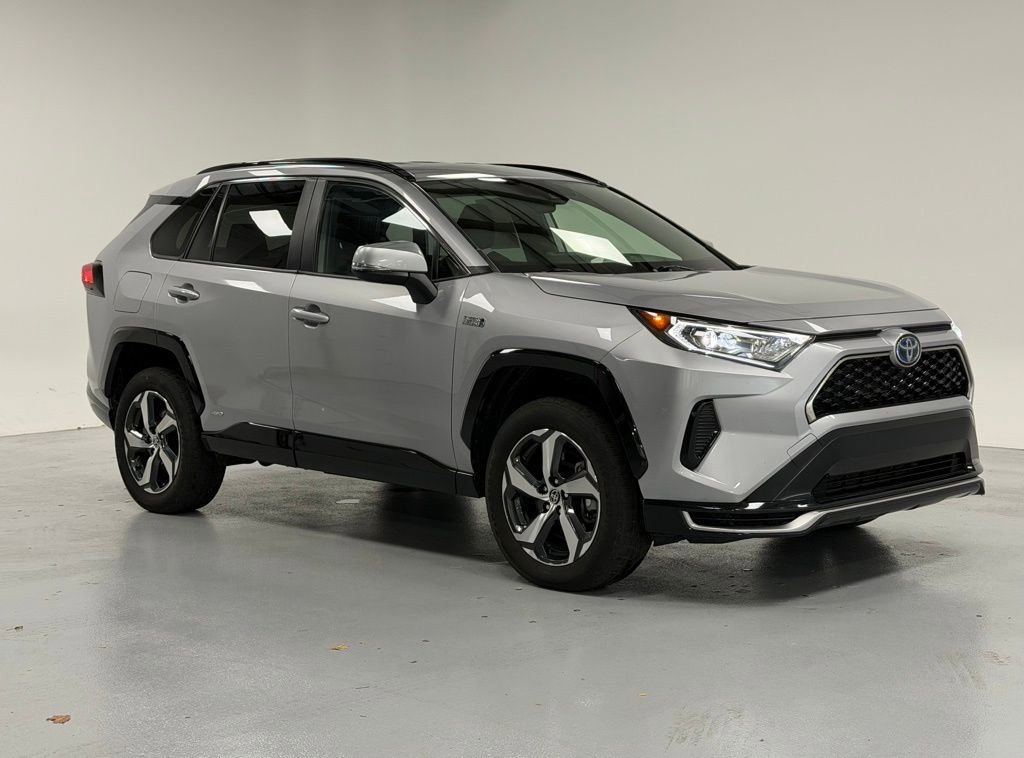 Used 2021 Toyota RAV4 SE image 5