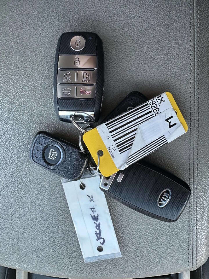 Used 2017 Kia Sedona LX w/ LX Essentials Premium Package image 42